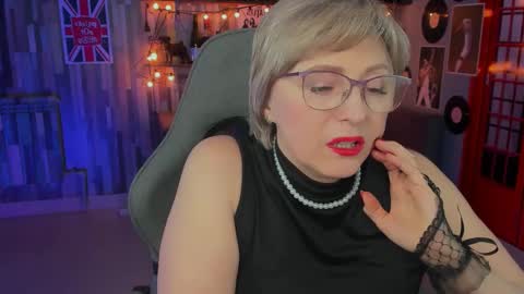 Vivien online show from 02.13.25