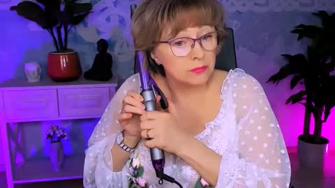 Vivien online show from 11.29.25