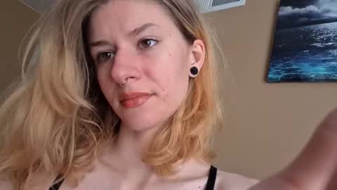 Ophelia online show from 11.24.25