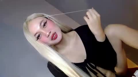 Snapshot of sultrybadbabe chatting on 10.12.25 sultrybadbabe online show from 10.12.25