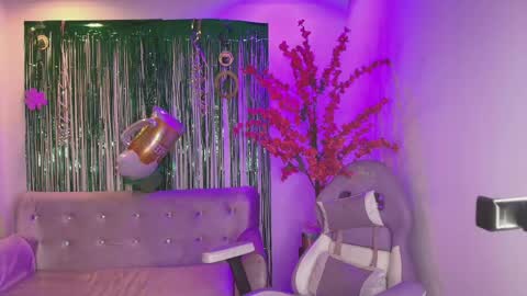 Snapshot of summer_miller chatting on 03.17.26 summer_miller online show from 03.17.26