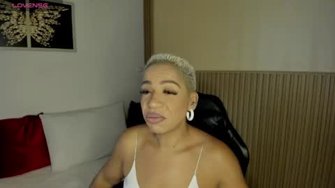 Snapshot of summer_night_ chatting on 05.19.26 Summer online show from 05.19.26