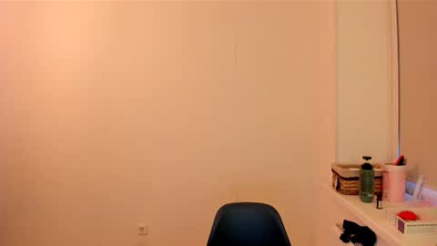 Summer Preston online show from 11.16.25