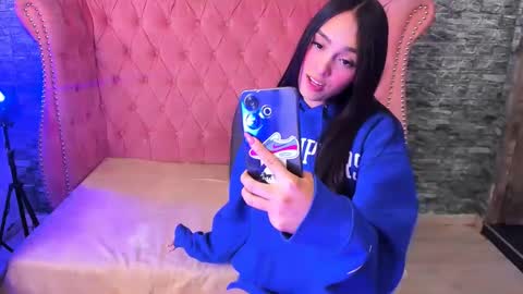 Snapshot of summeranderick chatting on 12.23.24 Summer And Erick online show from 12.23.24