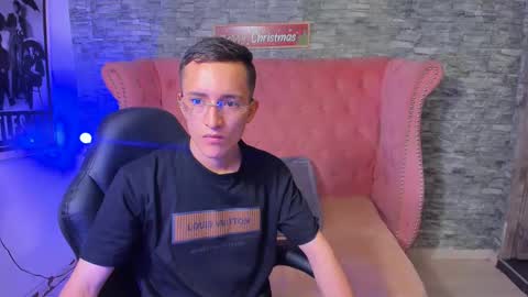 Snapshot of summeranderick chatting on 12.25.24 Summer And Erick online show from 12.25.24