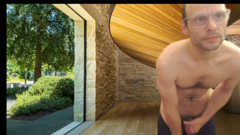 Snapshot of sunbeatshower chatting on 01.18.25 sunbeatshower online show from 01.18.25