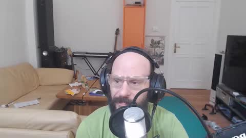 Snapshot of sunbeatshower chatting on 09.09.25 sunbeatshower online show from 09.09.25