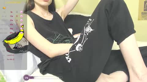 Snapshot of sundragon_ chatting on 02.27.25 Vicky online show from 02.27.25