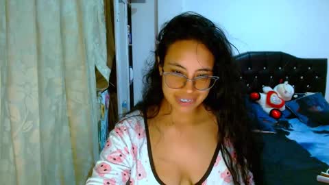 Snapshot of sunemma_0 chatting on 02.11.25 Emma online show from 02.11.25