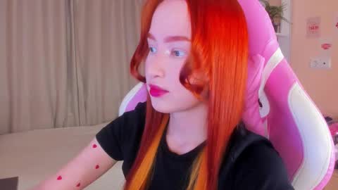 Snapshot of sunflare_ chatting on 12.17.25 sunflare_ online show from 12.17.25