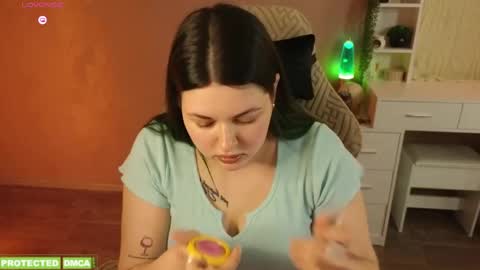 Tina. Im topless model  online show from 05.18.26