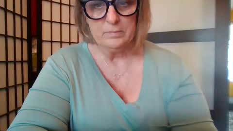 Snapshot of sunflower556 chatting on 09.13.25 Sunflower online show from 09.13.25