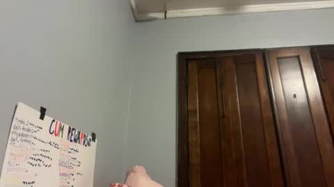 Snapshot of sunneeshellee chatting on 06.17.26 sunneeshellee online show from 06.17.26