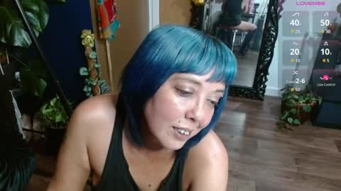 Snapshot of sunni_hottie chatting on 05.21.26 Sunni Knight online show from 05.21.26