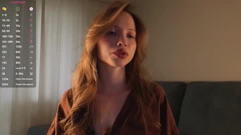 Snapshot of sunnivagaillard chatting on 09.13.25 Kiki online show from 09.13.25