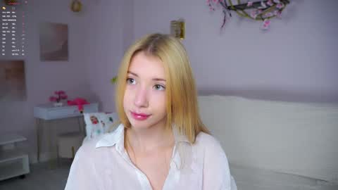 Snapshot of sunnmoonn chatting on 02.19.26 Lily online show from 02.19.26