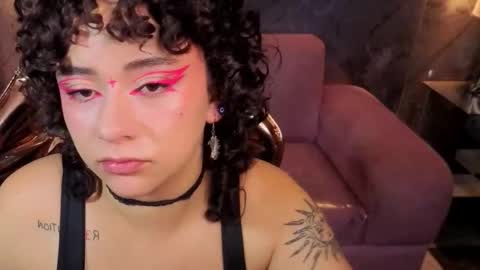 Snapshot of sunny2_b chatting on 11.17.25 sunny2_b online show from 11.17.25