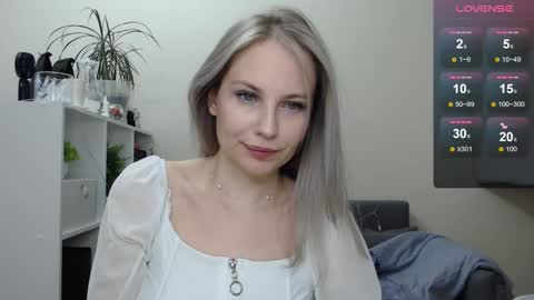 Naomi online show from 01.08.25