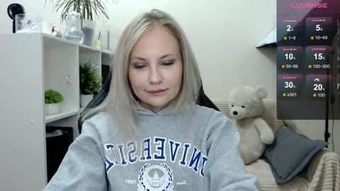 Naomi online show from 09.11.25