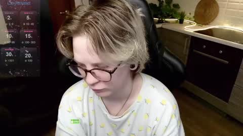 Snapshot of sunny_mood chatting on 05.23.26 sunny mood online show from 05.23.26
