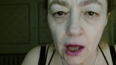 Snapshot of sunnyattic chatting on 09.16.25 sunnyattic online show from 09.16.25