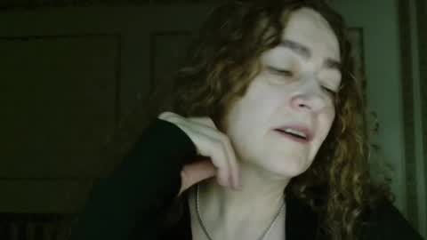 Snapshot of sunnyattic chatting on 09.22.25 sunnyattic online show from 09.22.25