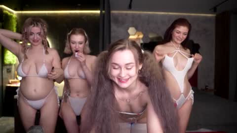 Snapshot of sunnyfia chatting on 11.04.25 Fia - TG - Mia - Alice - online show from 11.04.25