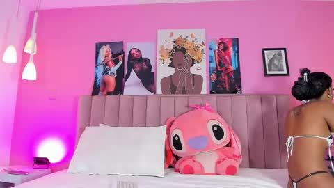 Snapshot of sunnypage chatting on 10.18.25      online show from 10.18.25