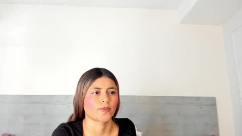 sunnywhitee online show from 03.17.26