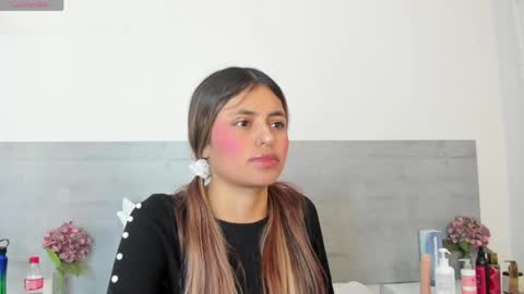 sunnywhitee online show from 04.17.26