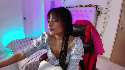   online show from 09.18.25