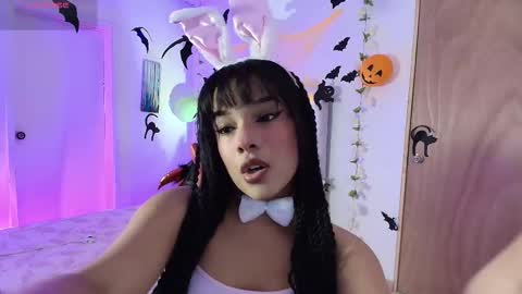    online show from 10.10.25