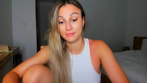 sunsetwithava online show from 10.11.25