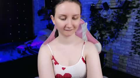 Snapshot of sunshine_blaze chatting on 04.25.26 Alice online show from 04.25.26