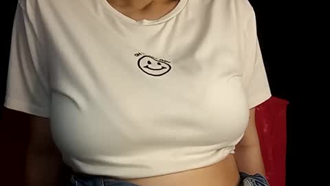 Snapshot of sunshine_days chatting on 02.15.25 Annie online show from 02.15.25