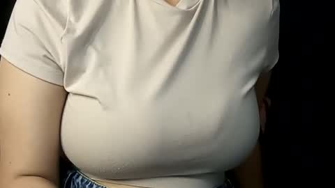 Snapshot of sunshine_days chatting on 02.25.25 Annie online show from 02.25.25