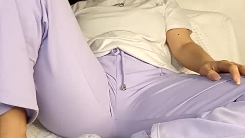 Snapshot of sunshine_days chatting on 03.12.25 Annie online show from 03.12.25