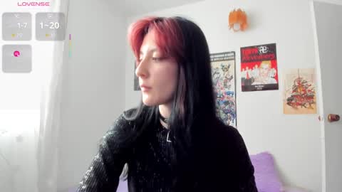 Snapshot of sunshine_girl9 chatting on 02.10.25 sunshine_girl9 online show from 02.10.25