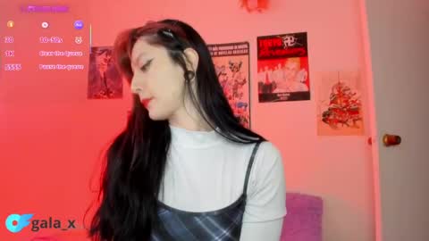 Snapshot of sunshine_girl9 chatting on 02.17.25 sunshine_girl9 online show from 02.17.25