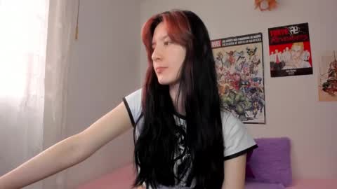 Snapshot of sunshine_girl9 chatting on 03.06.25 sunshine_girl9 online show from 03.06.25