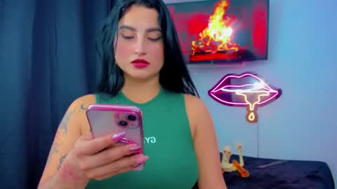 Snapshot of sunshine_uwu22 chatting on 02.23.26 Andrea Rodriguez online show from 02.23.26