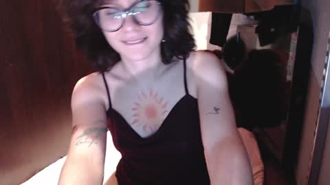 Snapshot of sunshinehella chatting on 12.13.24 Hella online show from 12.13.24