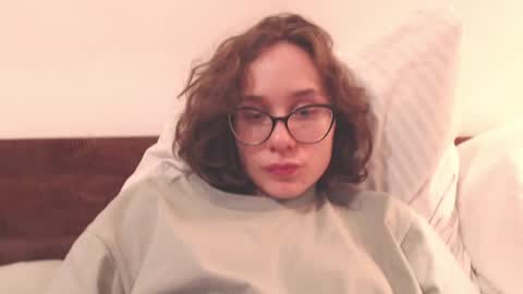 Snapshot of sunshinehella chatting on 06.03.26 Hella online show from 06.03.26