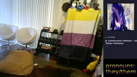 Snapshot of sunshinestreak chatting on 05.12.26 im not actually a man my pronouns are theythem online show from 05.12.26