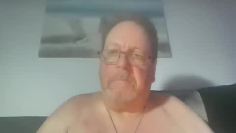 Snapshot of sunspotbaby chatting on 05.20.26 Sunspotbaby online show from 05.20.26