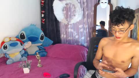 Snapshot of superasian143xx chatting on 02.01.25 GAY online show from 02.01.25