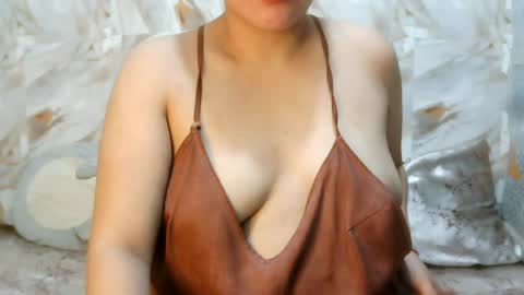 Snapshot of superb_ass25 chatting on 07.25.26 KIMZY online show from 07.25.26
