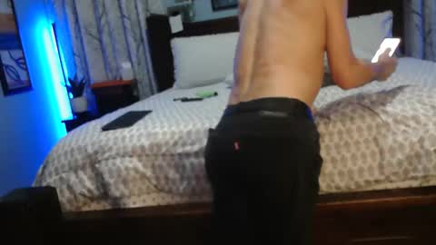 Snapshot of superbronnon chatting on 01.12.25 Superbronnon online show from 01.12.25