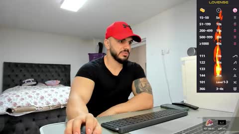 Snapshot of supermanboyxxl chatting on 02.12.26 supermanboyxxl online show from 02.12.26