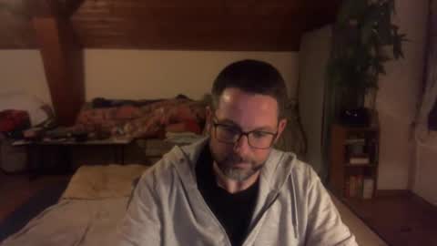 supersquirrel81 online show from 12.18.25